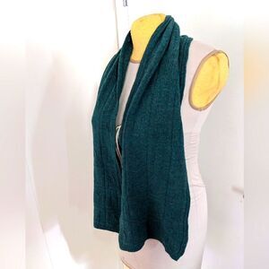 $5 Item! Long Rich Green Square Pattern Knit Scarf